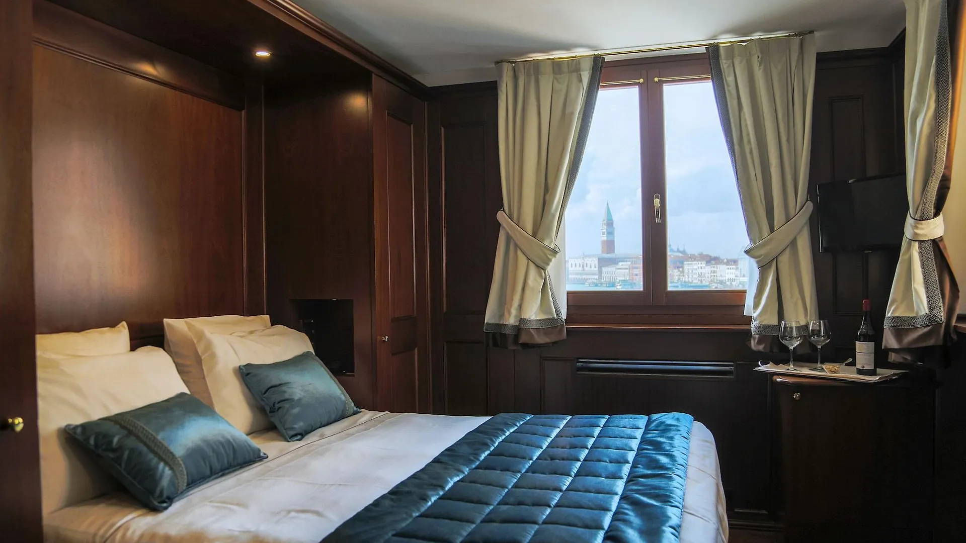 Hotel Bucintoro Венеция