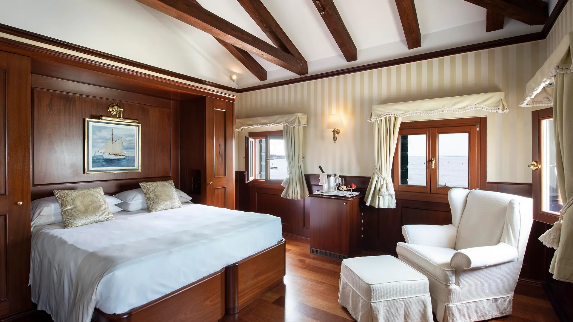 Hotel Bucintoro Venice 4*,