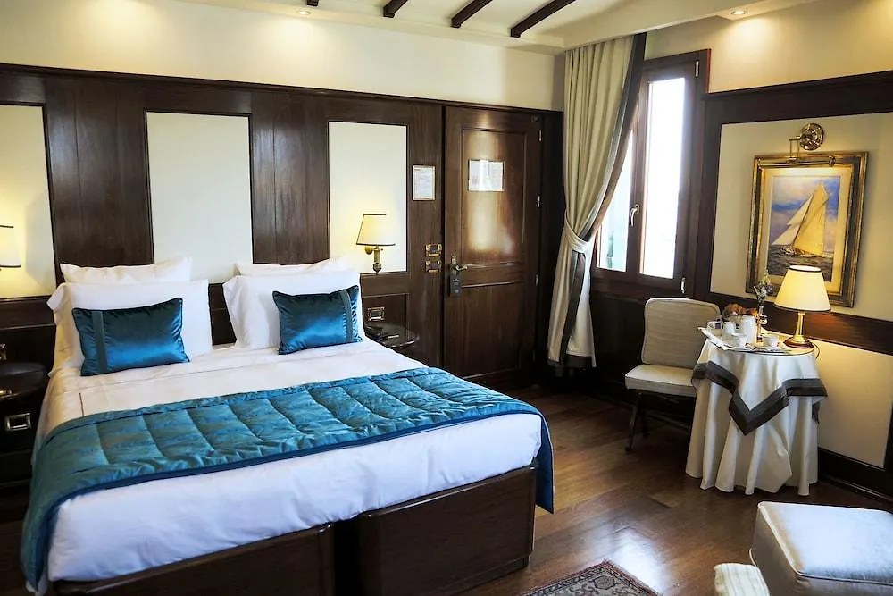 Hotel Bucintoro Венеция 4*,