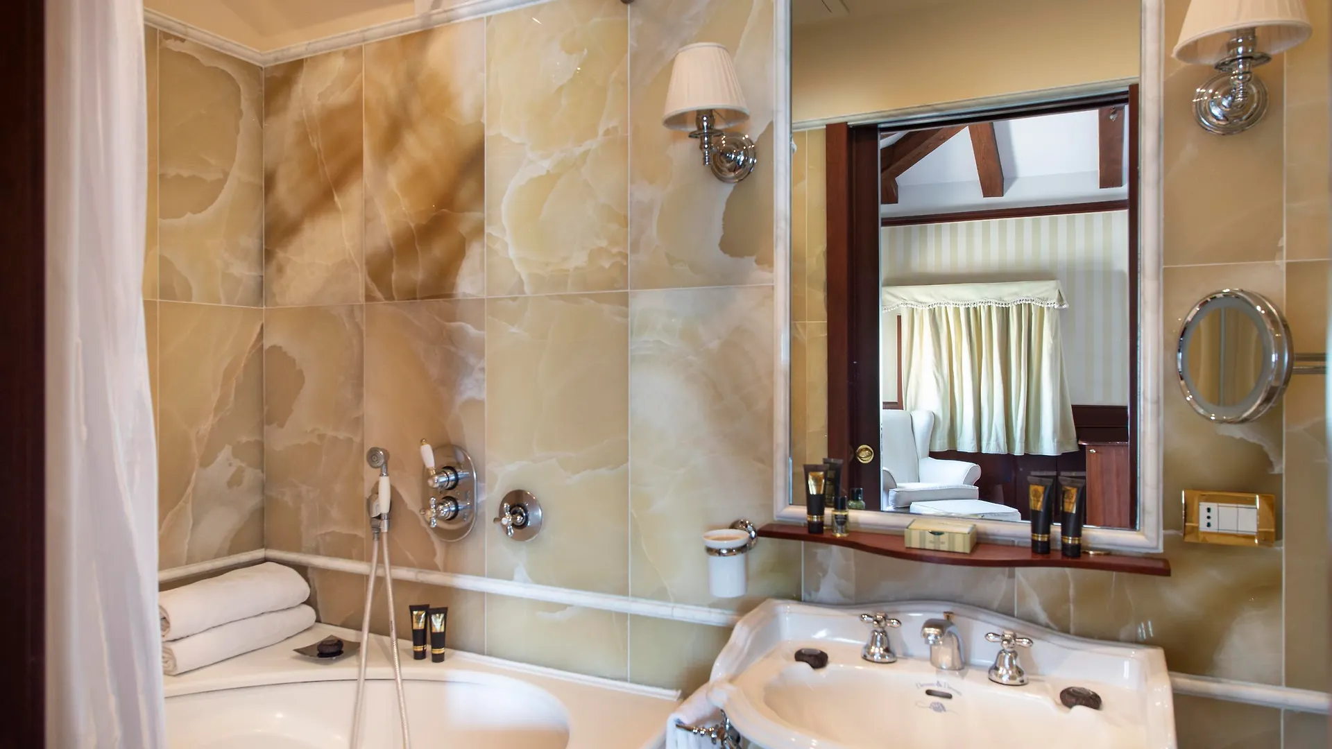 Hotel Bucintoro Venice 4*,